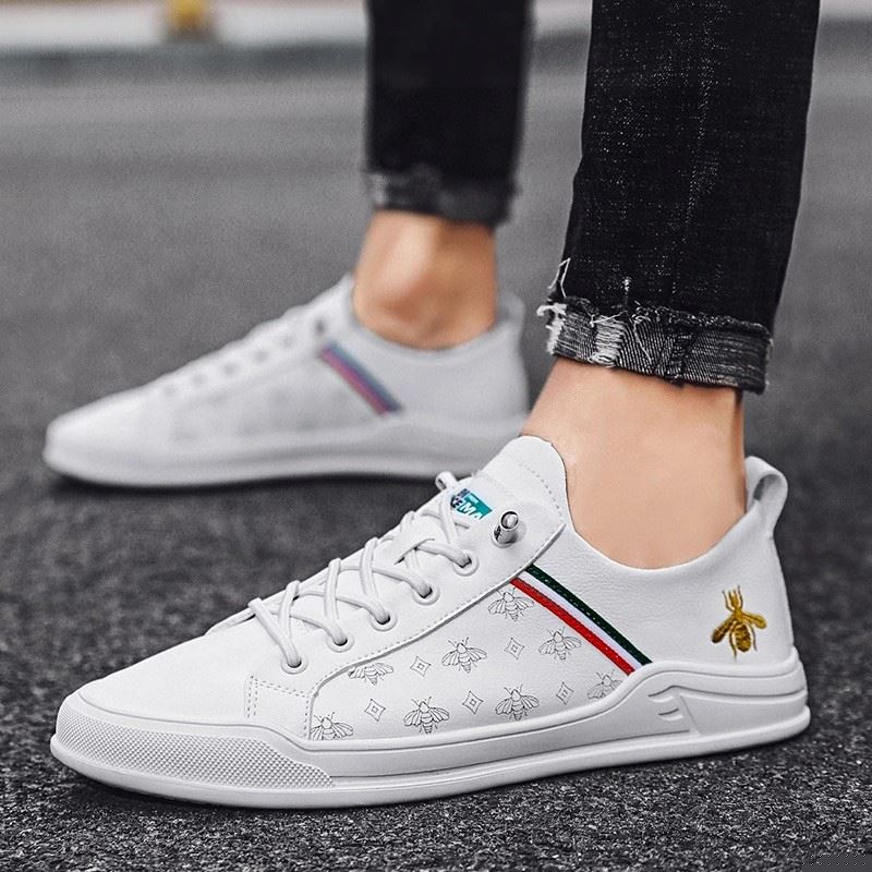 G*u*i casual shoes
